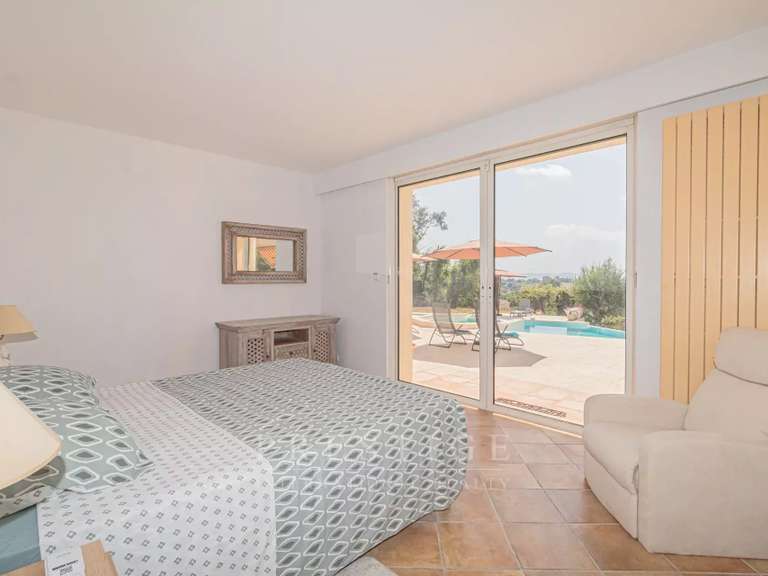 Villa Châteauneuf-Grasse - 3 chambres - 608m²