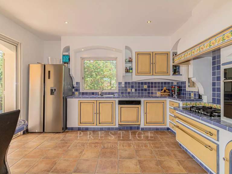 Villa Châteauneuf-Grasse - 3 chambres - 608m²