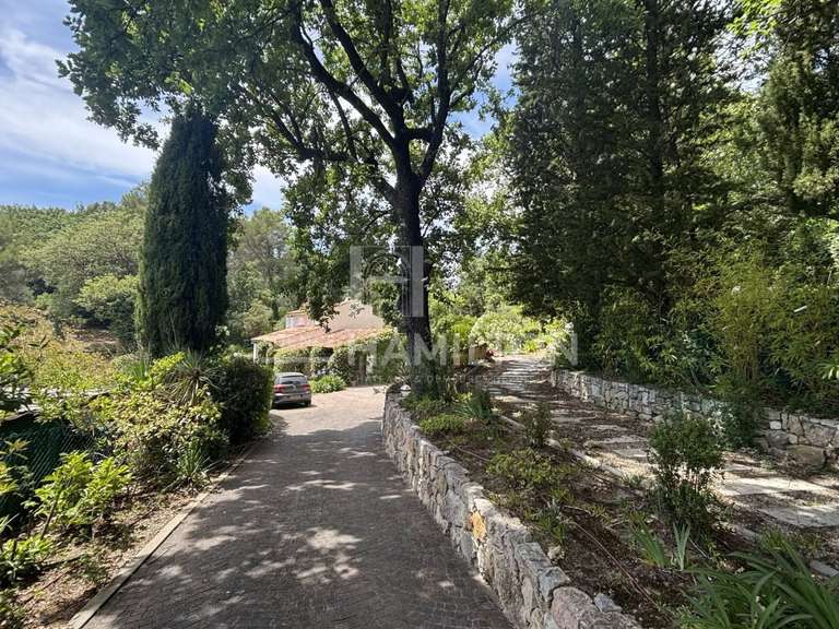 Villa Châteauneuf-Grasse - 5 chambres - 185m²