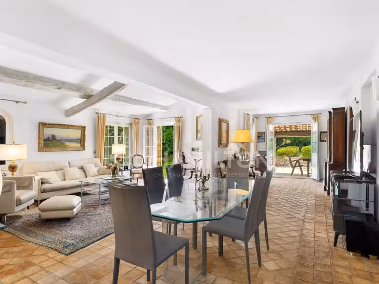 Villa Châteauneuf-Grasse - 5 chambres - 185m²