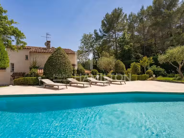 Villa Châteauneuf-Grasse - 5 chambres - 185m²