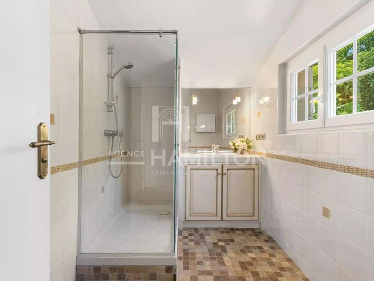 Villa Châteauneuf-Grasse - 5 chambres - 185m²