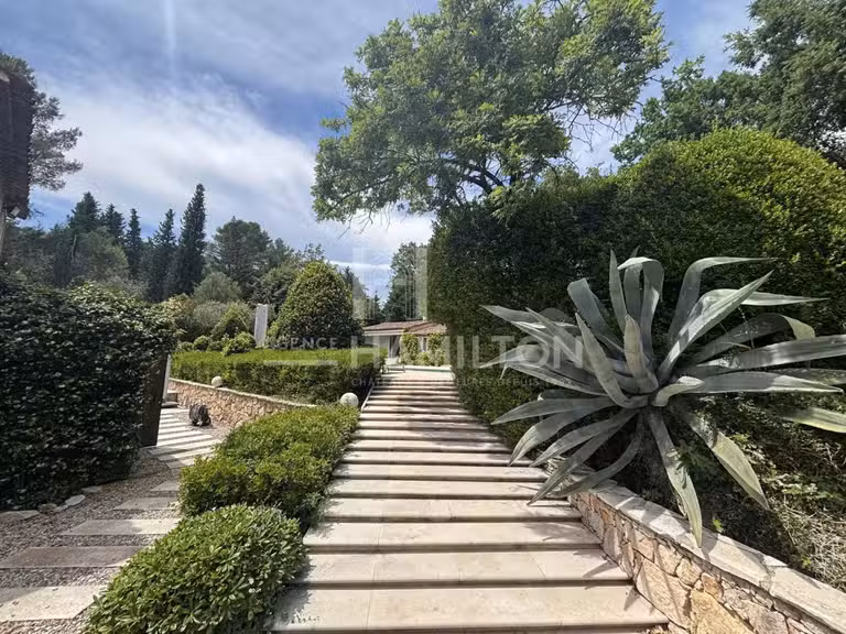Villa Châteauneuf-Grasse - 5 chambres - 185m²