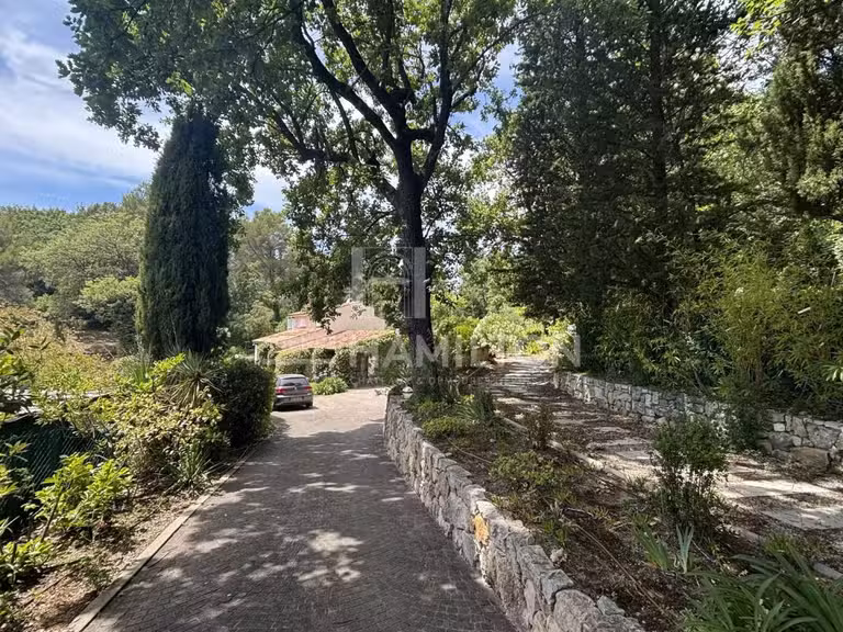 Villa Châteauneuf-Grasse - 5 chambres - 185m²