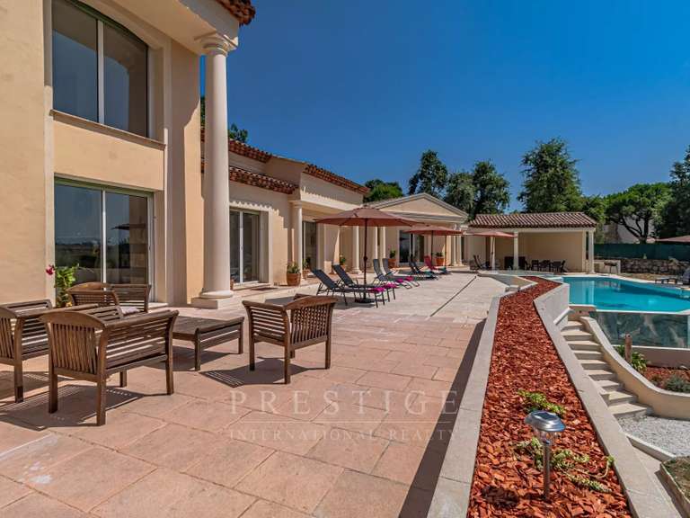 Villa Châteauneuf-Grasse - 3 chambres - 555m²