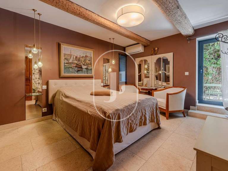 Maison Châteaurenard - 6 chambres - 330m²