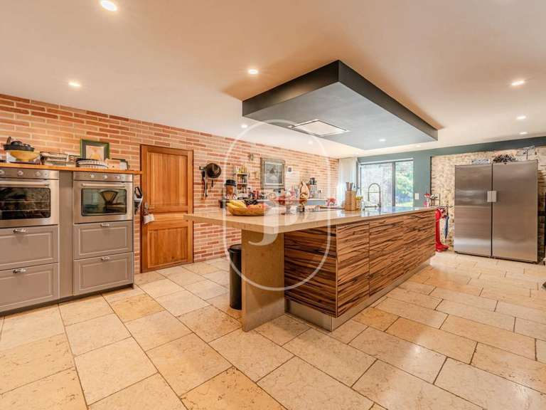 House Châteaurenard - 6 bedrooms - 330m²