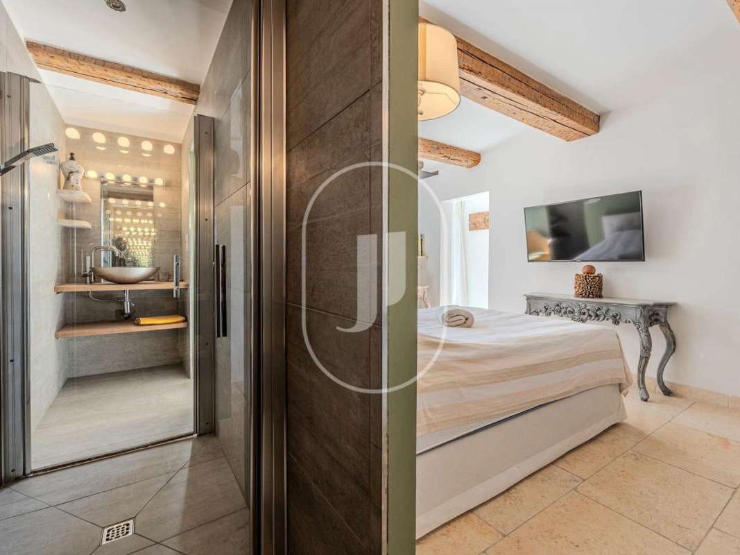 House Châteaurenard