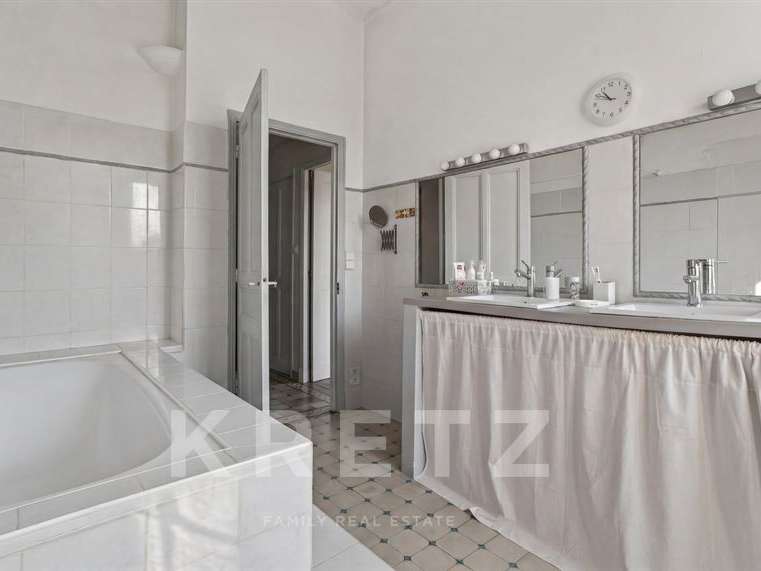 Maison Châteaurenard - 4 chambres - 232m²