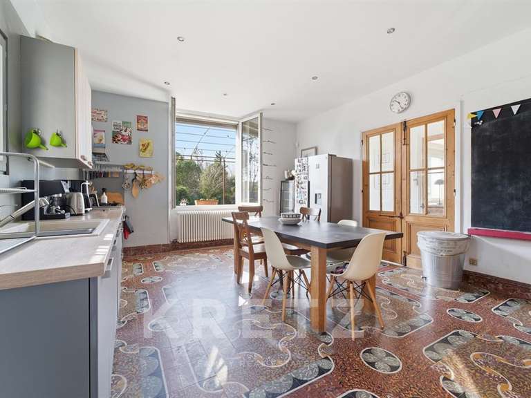Maison Châteaurenard - 4 chambres - 232m²
