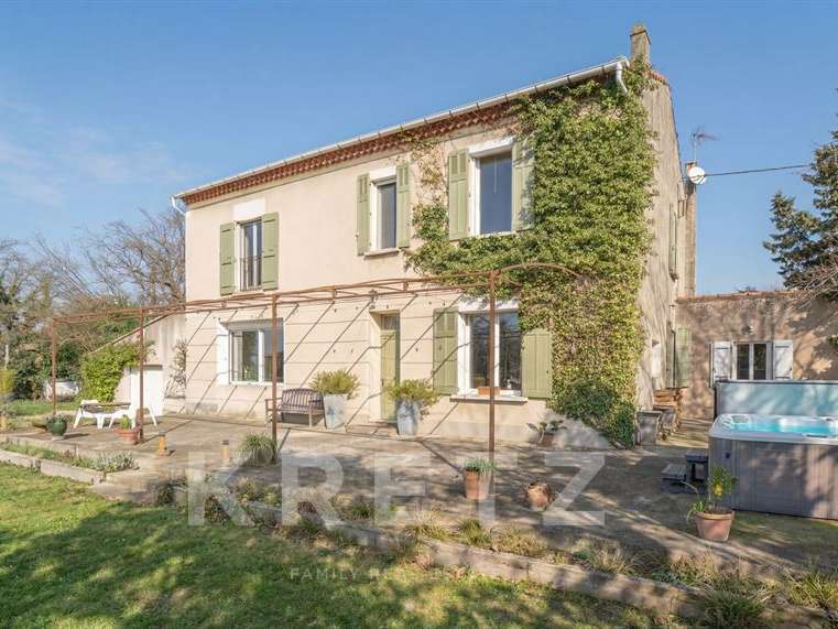 Maison Châteaurenard - 4 chambres - 232m²