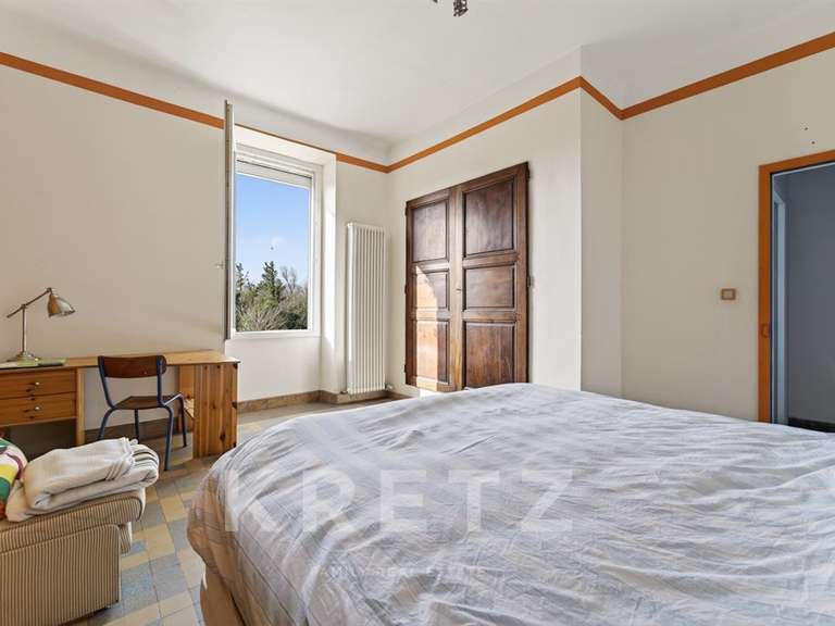 Maison Châteaurenard - 4 chambres - 232m²