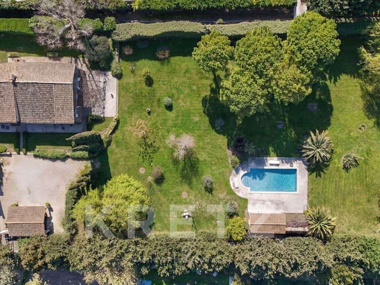 Maison Châteaurenard - 5 chambres - 270m²