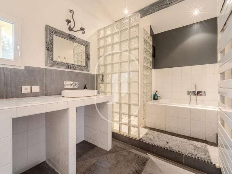 House Châteaurenard - 5 bedrooms - 240m²