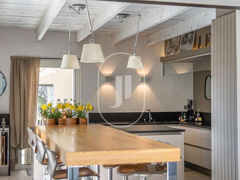 House Châteaurenard - 5 bedrooms - 240m²