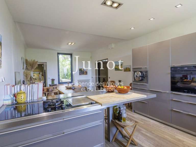 Maison Châteaurenard - 4 chambres - 272m²