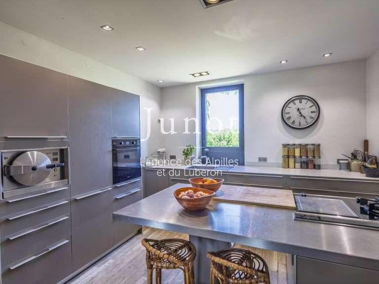 Maison Châteaurenard - 4 chambres - 272m²