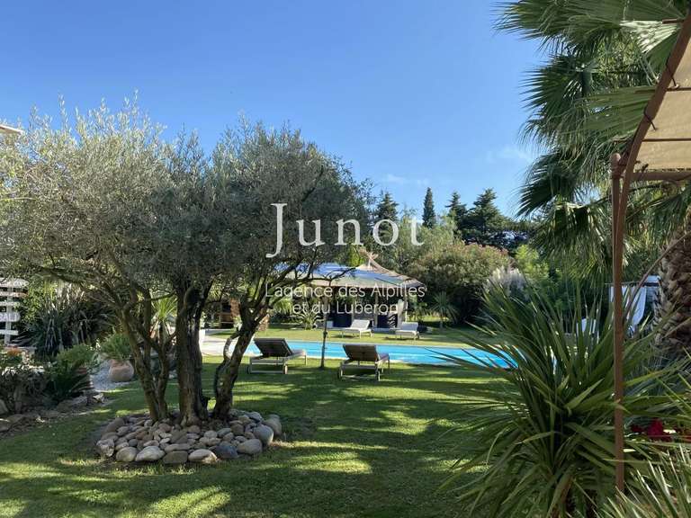 House Châteaurenard - 5 bedrooms - 2200m²
