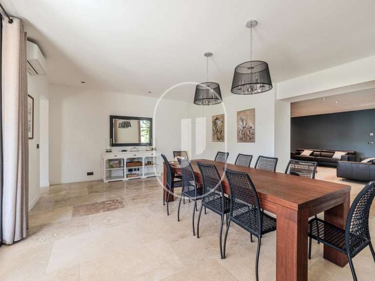 Maison Châteaurenard - 5 chambres - 341m²
