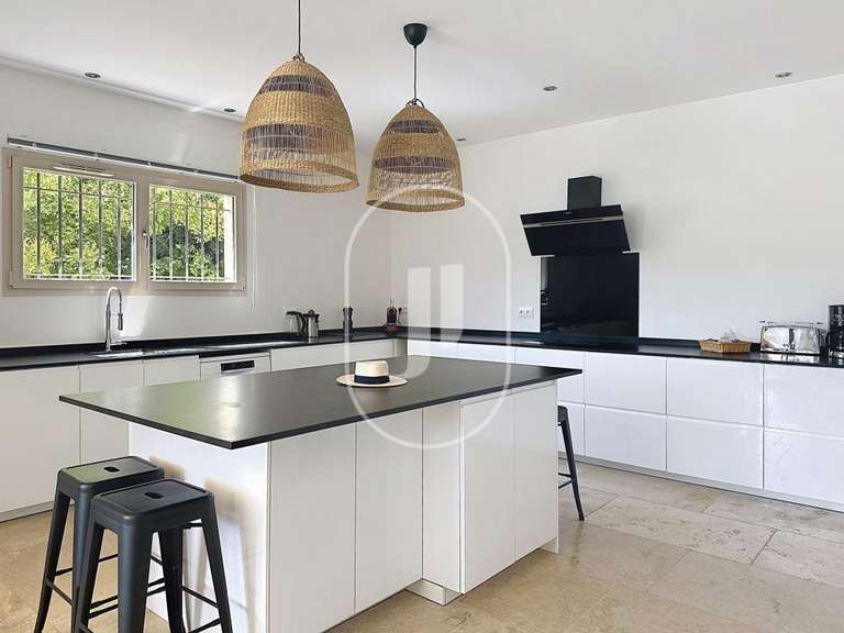 Maison Châteaurenard - 5 chambres - 400m²