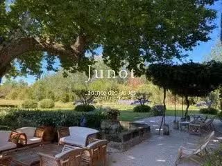 Maison Châteaurenard - 6 chambres - 60800m²