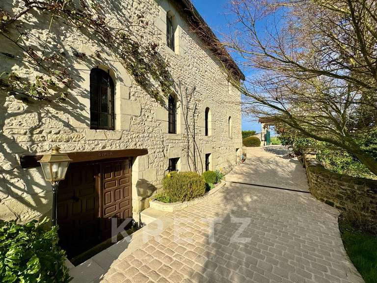 Maison Châtellerault - 6 chambres - 583m²