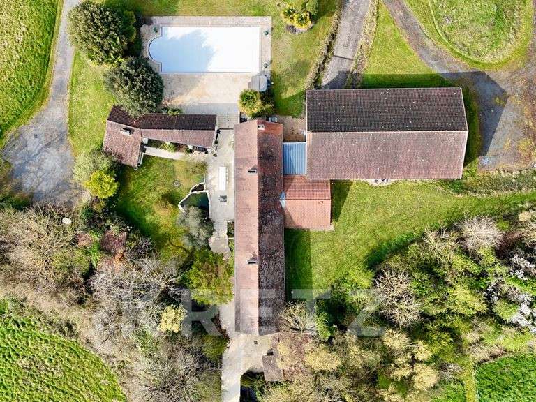 Maison Châtellerault - 6 chambres - 583m²