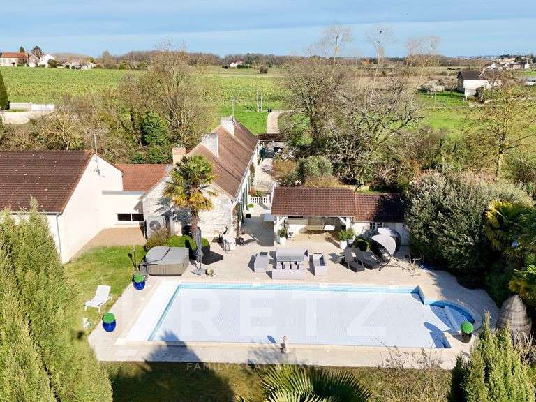 Maison Châtellerault - 6 chambres - 583m²