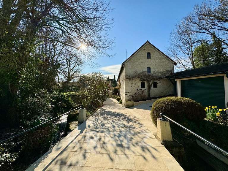 Maison Châtellerault - 6 chambres - 583m²