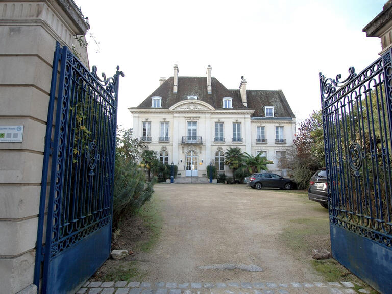 Sale Manor Châtellerault