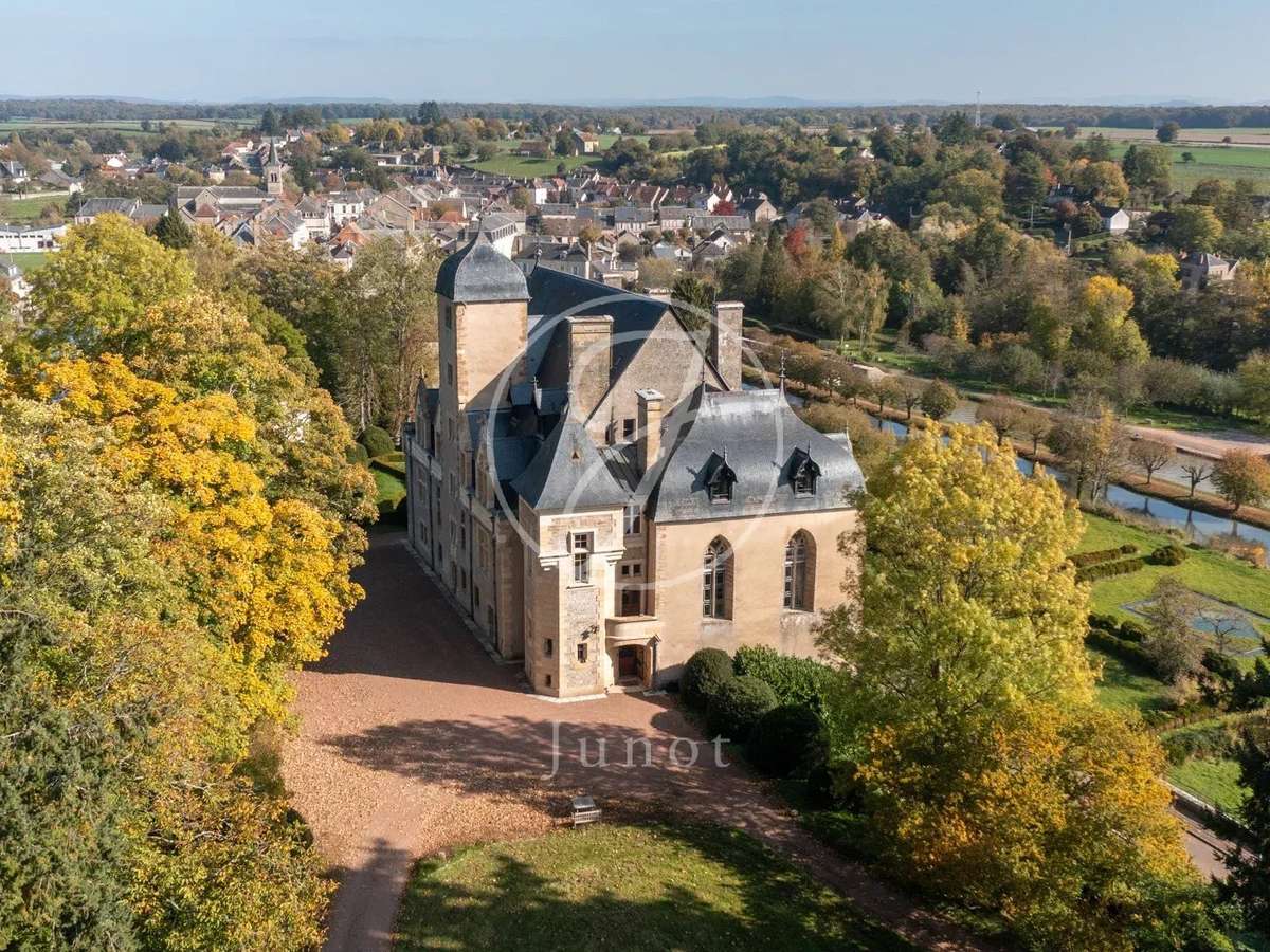 Castle Châtillon-en-Bazois