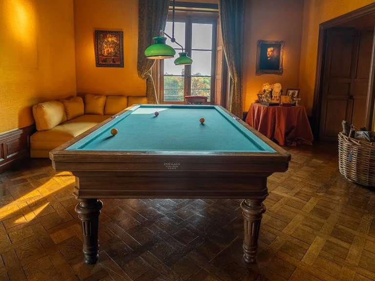 Castle Châtillon-en-Bazois - 22 bedrooms - 2163m²