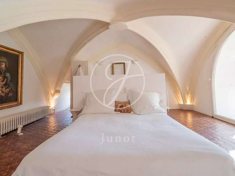 Castle Châtillon-en-Bazois - 22 bedrooms - 2163m²