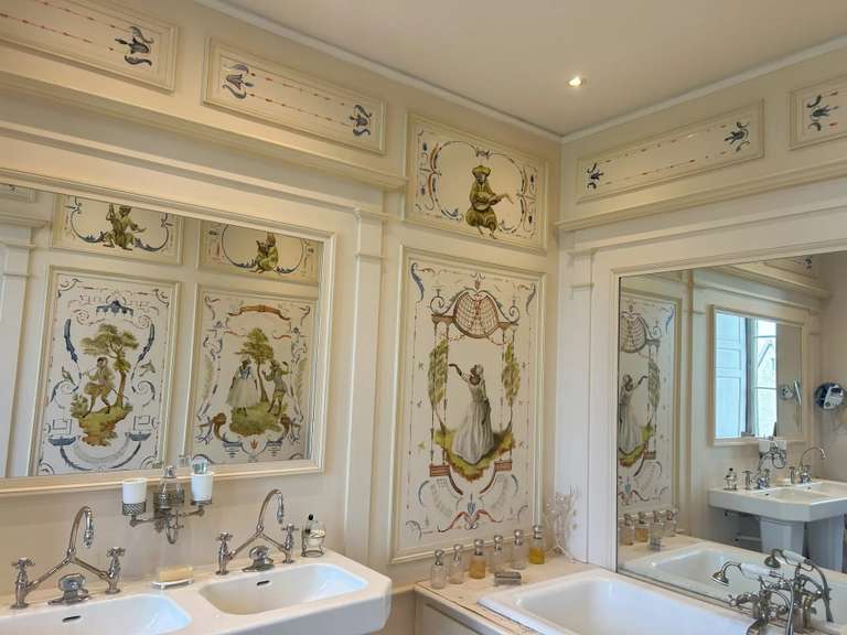 Castle Châtillon-en-Bazois - 22 bedrooms - 2163m²