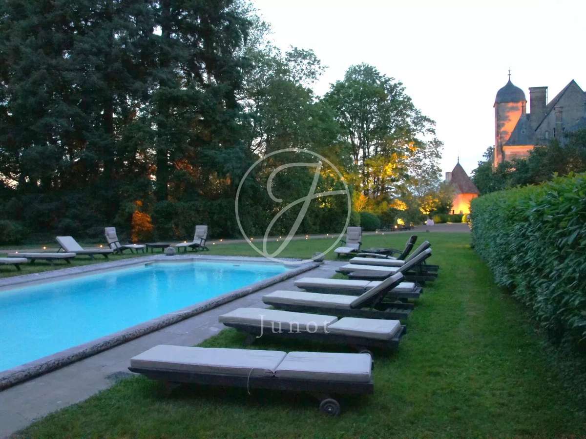 Castle Châtillon-en-Bazois