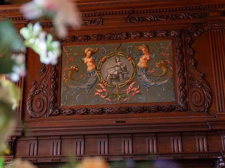 Castle Châtillon-en-Bazois - 22 bedrooms - 2163m²