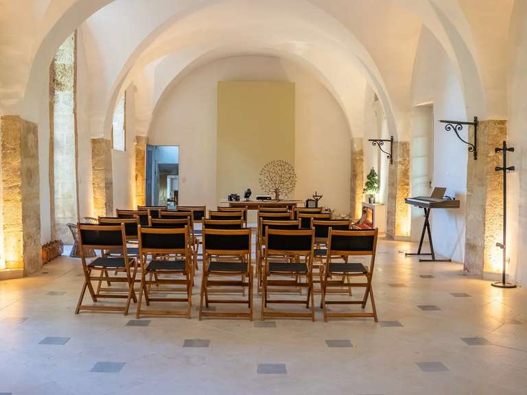 Castle Châtillon-en-Bazois - 22 bedrooms - 2163m²