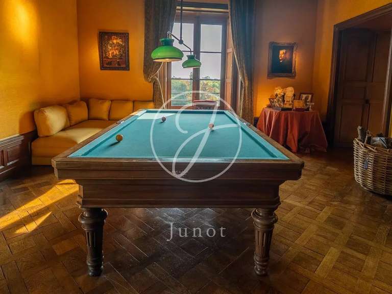 Château Châtillon-en-Bazois - 22 chambres - 2163m²