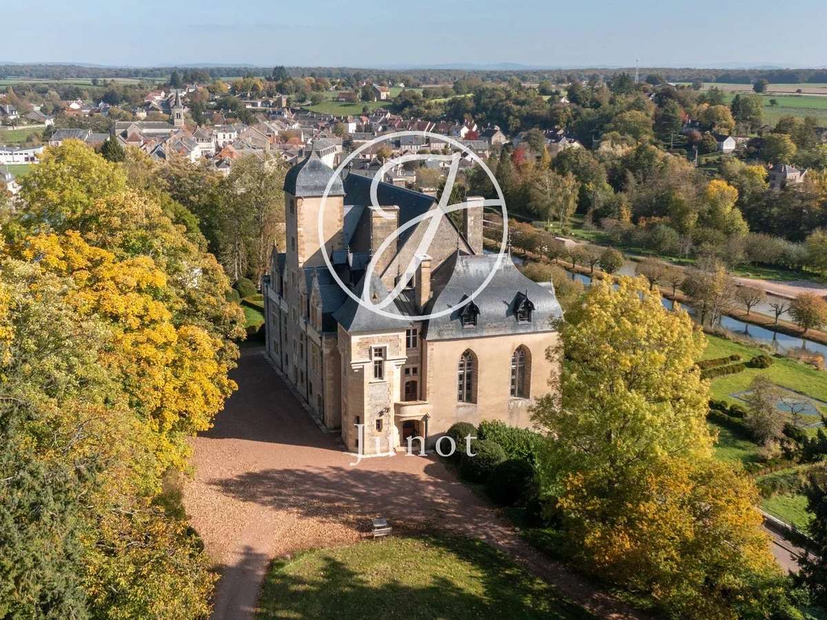 Château Châtillon-en-Bazois