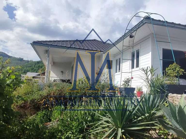 Maison Châtillon-sur-Cluses - 131m²