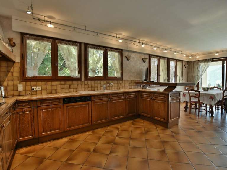 Maison Châtillon-sur-Cluses - 4 chambres - 380m²