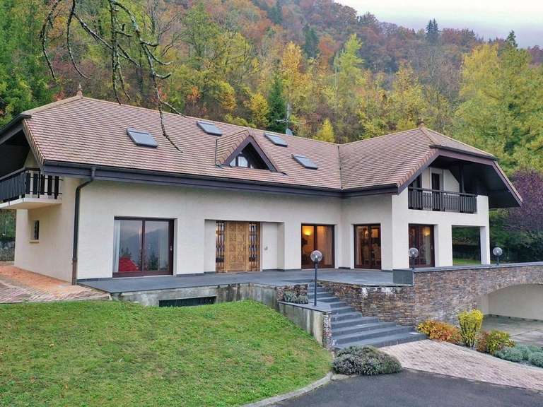 Maison Châtillon-sur-Cluses - 4 chambres - 380m²