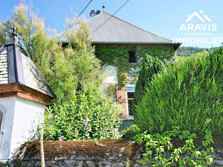 Maison Châtillon-sur-Cluses - 4 chambres - 414m²
