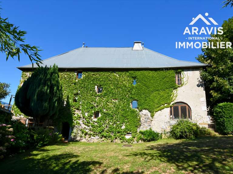 Maison Châtillon-sur-Cluses - 4 chambres - 414m²