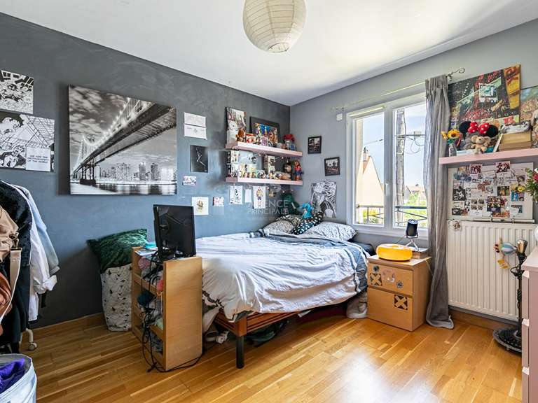 Maison Chatou - 5 chambres - 139m²