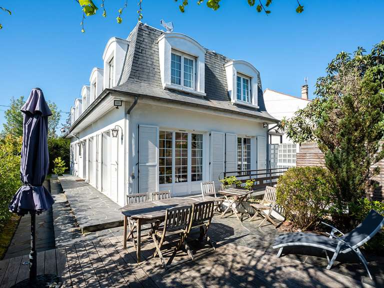 Maison Chatou - 5 chambres - 218m²