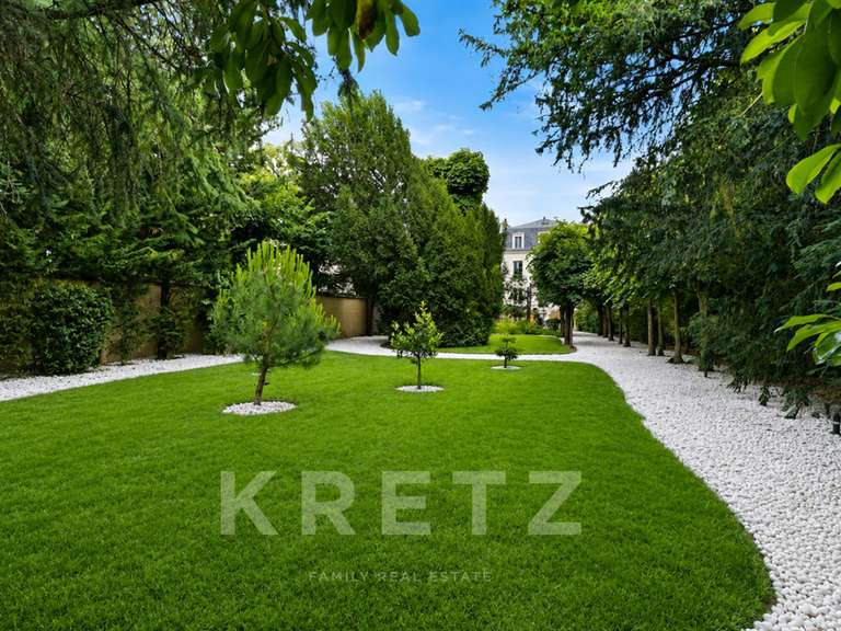 House Chatou - 8 bedrooms - 311m²