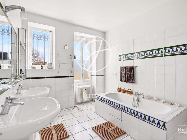 Maison Chatou - 7 chambres - 307m²