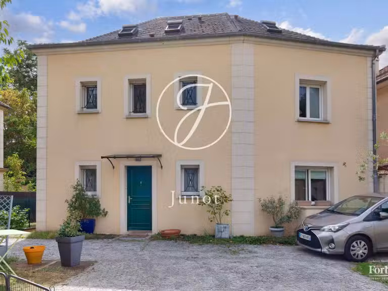 Maison Chatou - 4 chambres - 207m²