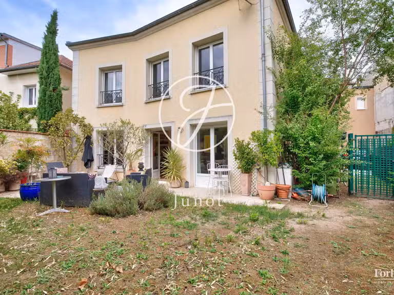 Maison Chatou - 4 chambres - 207m²